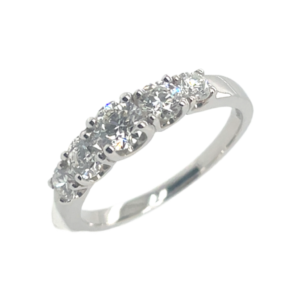 14 kt hvidguld ring med 0,90 ct w/si